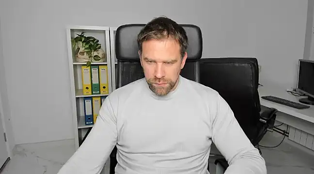 Snapshot of John-E-Dough chatting on 12.09.24 John-E-Dough online show from 12.09.24