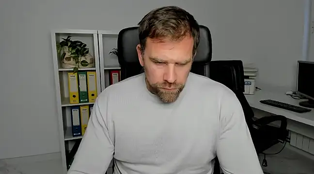 Snapshot of John-E-Dough chatting on 12.11.24 John-E-Dough online show from 12.11.24