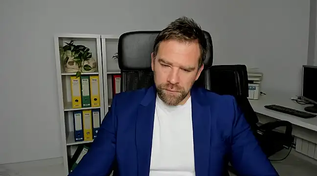 Snapshot of John-E-Dough chatting on 12.12.24 John-E-Dough online show from 12.12.24