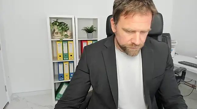 Snapshot of John-E-Dough chatting on 12.17.24 John-E-Dough online show from 12.17.24