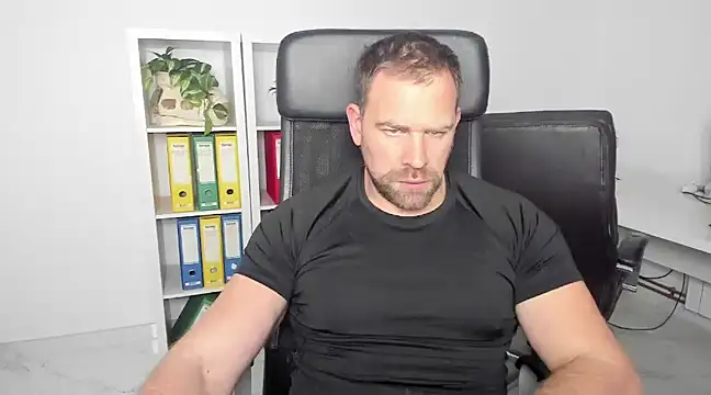 Snapshot of John-E-Dough chatting on 01.05.25 John-E-Dough online show from 01.05.25