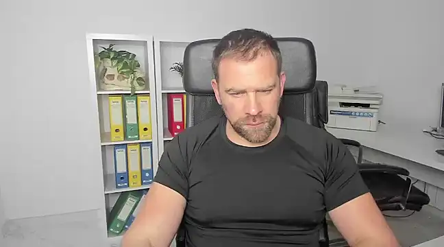 Snapshot of John-E-Dough chatting on 01.11.25 John-E-Dough online show from 01.11.25