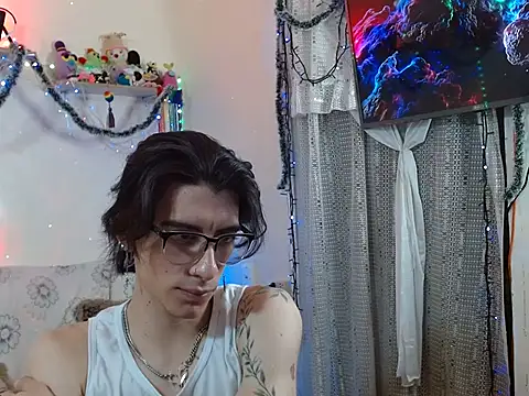 Snapshot of Yedrix chatting on 12.02.24 Yedrix online show from 12.02.24