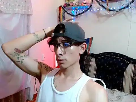 Snapshot of Yedrix chatting on 12.16.24 Yedrix online show from 12.16.24