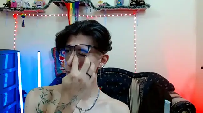 Snapshot of Yedrix chatting on 12.30.24 Yedrix online show from 12.30.24