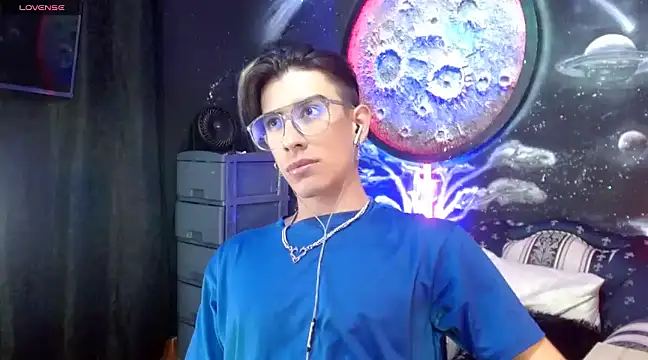 Snapshot of Yedrix chatting on 03.10.25 Yedrix online show from 03.10.25