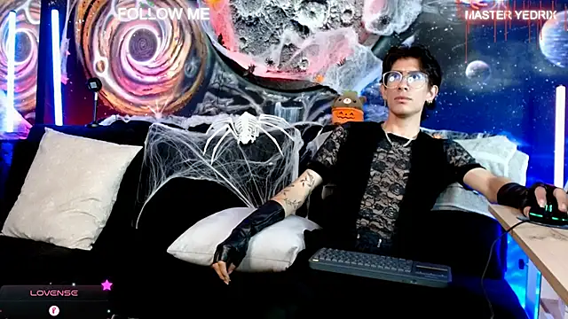 Snapshot of Yedrix chatting on 10.24.25 Yedrix online show from 10.24.25