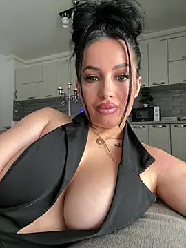 Snapshot of melissablack chatting on 01.13.26 melissablack online show from 01.13.26