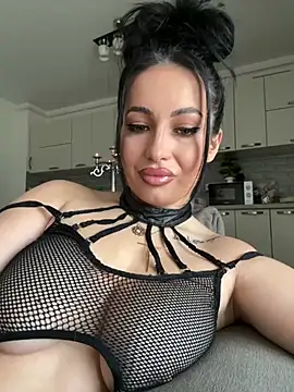 Snapshot of melissablack chatting on 02.06.26 melissablack online show from 02.06.26