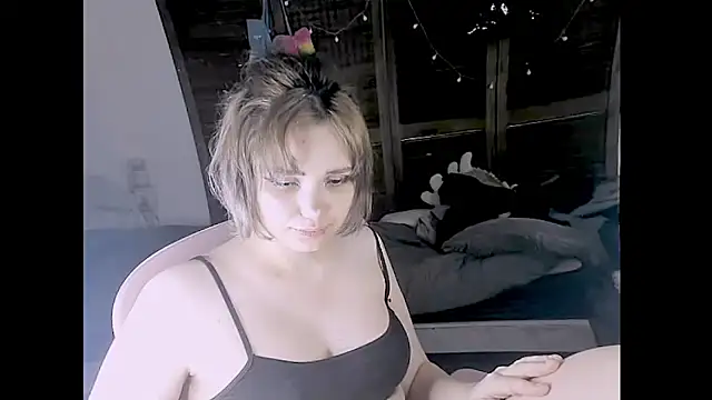 Snapshot of madokapruriens chatting on 11.16.25 madokapruriens online show from 11.16.25