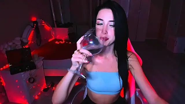Snapshot of lovely_desire chatting on 09.19.25 lovely desire online show from 09.19.25