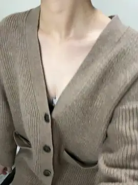 Snapshot of -x_MIU_x chatting on 03.18.25 -x MIU x online show from 03.18.25