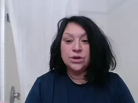 AlyssiaAmoreXO online show from 01.04.25