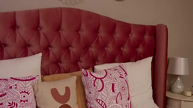 AnnieStylesx online show from 01.10.26