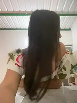 Snapshot of YuliiCamm chatting on 12.14.24 YuliiCamm online show from 12.14.24