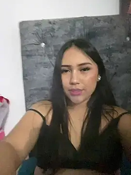 Snapshot of YuliiCamm chatting on 12.18.24 YuliiCamm online show from 12.18.24