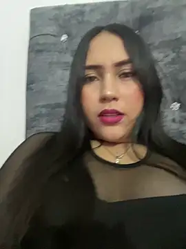 Snapshot of YuliiCamm chatting on 01.29.25 YuliiCamm online show from 01.29.25