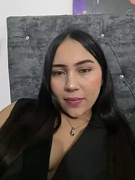 Snapshot of YuliiCamm chatting on 02.01.25 YuliiCamm online show from 02.01.25