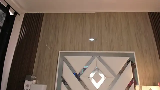 ValentinaThomas online show from 10.16.25