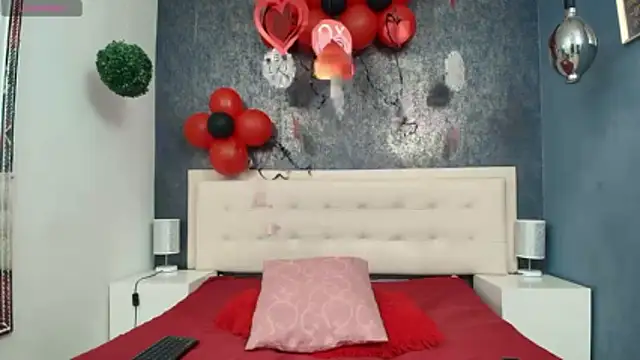 Celestial Queen  online show from 02.17.26