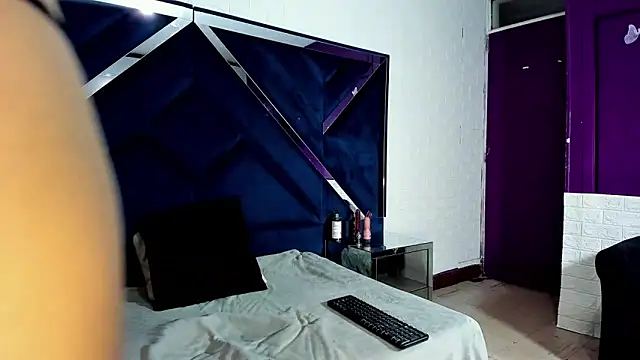 cathaleyahh online show from 11.30.25