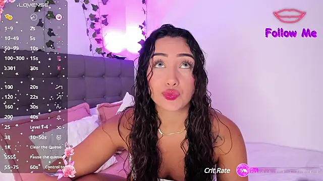 Snapshot of charlotte_james0 chatting on 02.12.25 charlotte james0 online show from 02.12.25