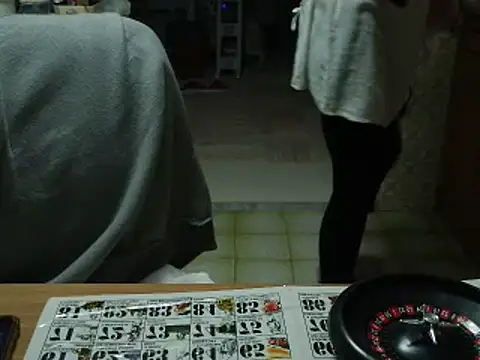 Snapshot of VeneRed chatting on 11.09.25 VeneRed online show from 11.09.25