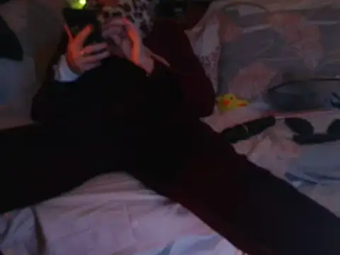 Snapshot of VeneRed chatting on 11.28.25 VeneRed online show from 11.28.25