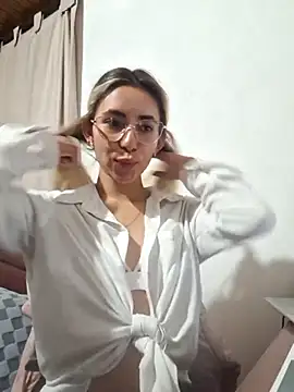 Scarlett Khan online show from 02.03.25