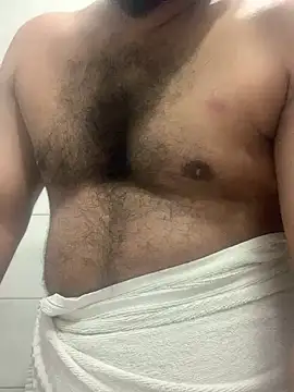 Snapshot of desiduzz21 chatting on 12.17.24 desiduzz21 online show from 12.17.24