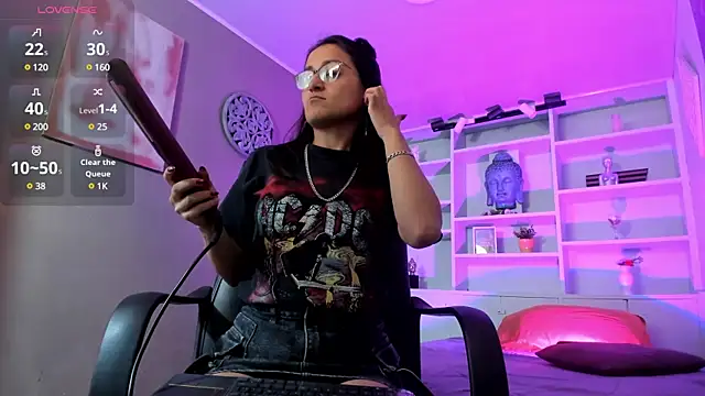 Lucy Williiams online show from 03.10.25