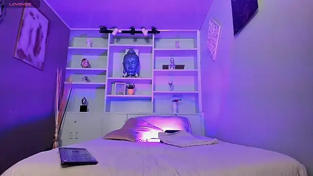 Lucy Williiams online show from 03.19.25