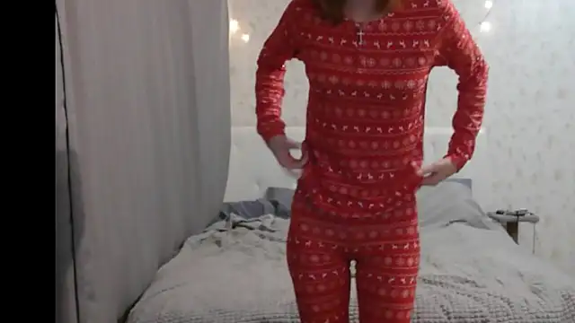 Snapshot of KateBunny chatting on 12.17.24 KateBunny online show from 12.17.24