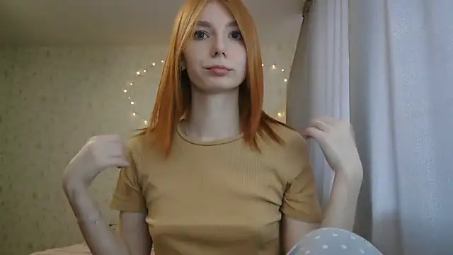 Snapshot of KateBunny chatting on 02.19.25 KateBunny online show from 02.19.25