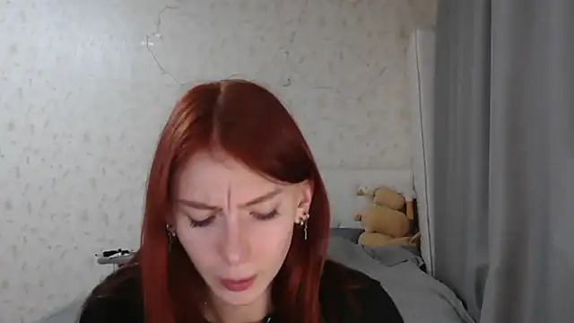 Snapshot of KateBunny chatting on 09.30.25 KateBunny online show from 09.30.25