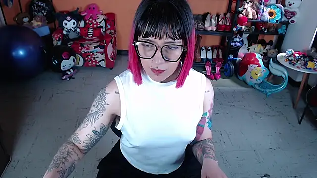 MissMiia2 online show from 11.07.25