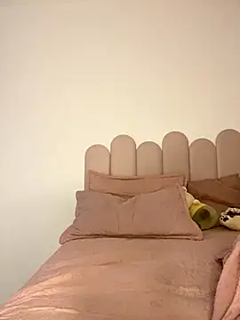 cleolimahot3 online show from 10.24.25