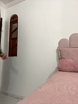 cleolimahot3 online show from 10.24.25