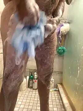 Snapshot of Looneytunes12345 chatting on 11.08.25 Looneytunes12345 online show from 11.08.25