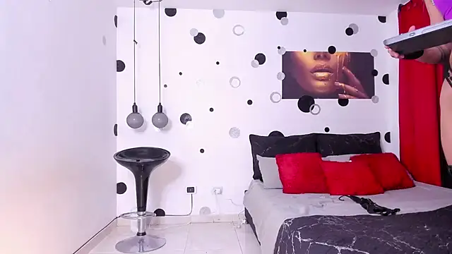 walton victoria online show from 01.04.25