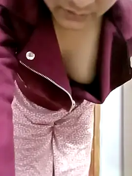 Indianhyna online show from 12.20.24