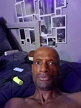 Snapshot of dreski86 chatting on 10.30.25 dreski86 online show from 10.30.25