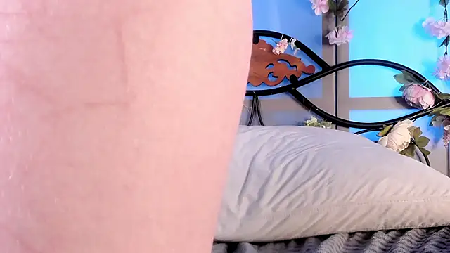 LilianSwall online show from 12.16.24