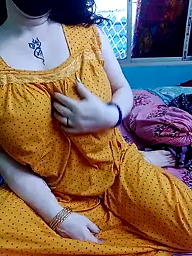 Snapshot of Raja_Ranii chatting on 02.22.25 Raja Ranii online show from 02.22.25