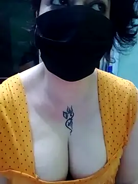 Snapshot of Raja_Ranii chatting on 02.23.25 Raja Ranii online show from 02.23.25