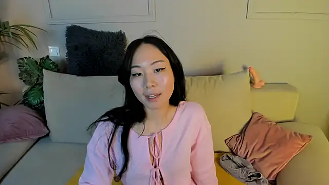 Snapshot of Inari_Okami_ chatting on 12.18.24 Inari Okami online show from 12.18.24