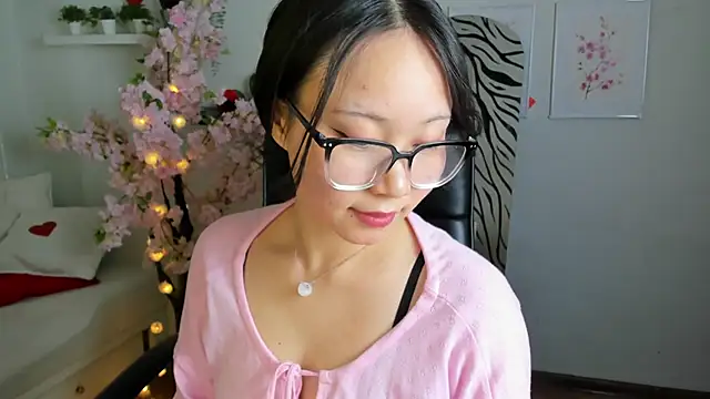 Snapshot of Inari_Okami_ chatting on 03.21.25 Inari Okami online show from 03.21.25