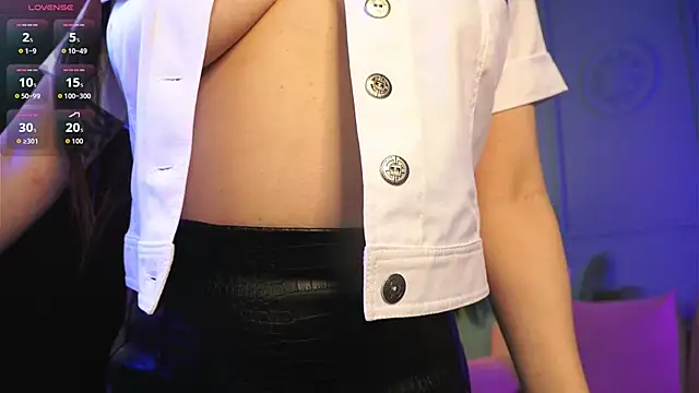 Snapshot of Inari_Okami_ chatting on 10.08.25 Inari Okami online show from 10.08.25