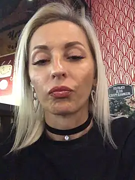 Snapshot of Diamond_Bunny_ chatting on 01.07.25 Diamond Bunny online show from 01.07.25