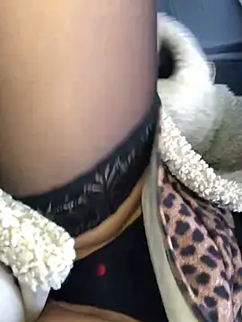 Snapshot of Diamond_Bunny_ chatting on 01.11.25 Diamond Bunny online show from 01.11.25